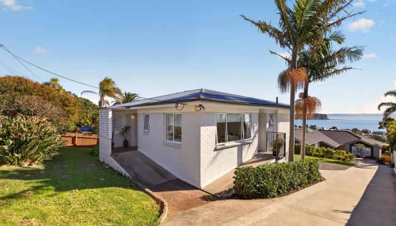 954 Whangaparaoa Road, Manly