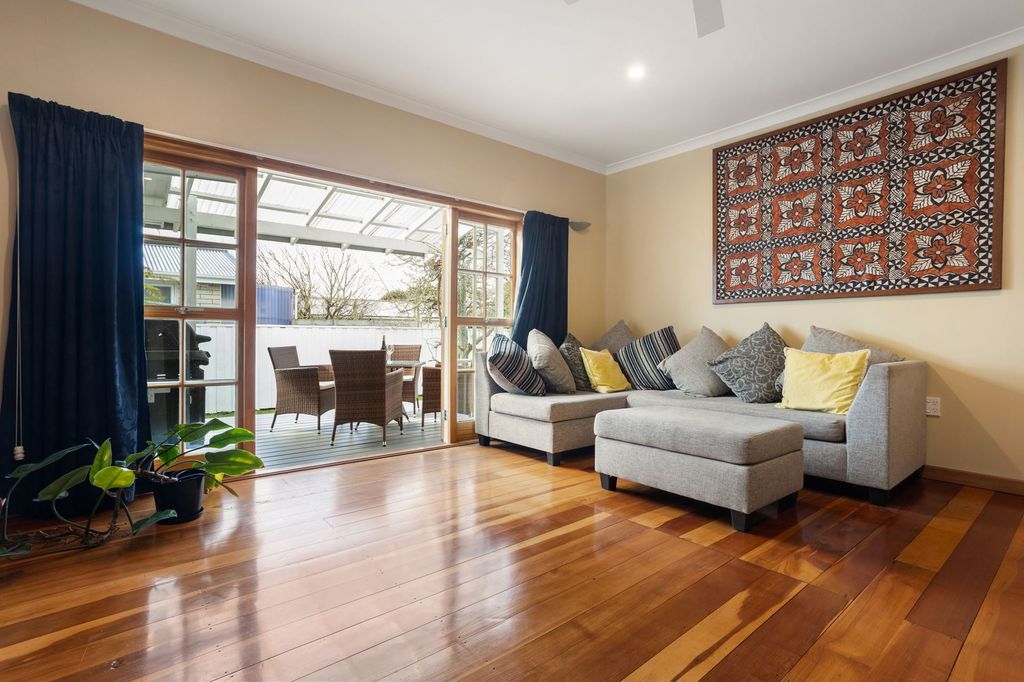 Quality Family Living in a Convenient Cambridge Location 3