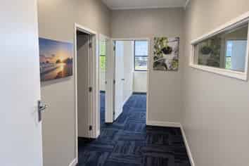 Central New Lynn Office – 90m² + Car Park