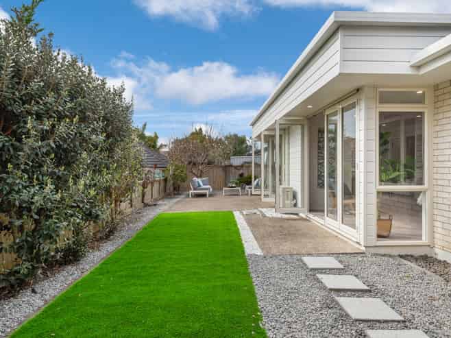 37 English Oak Drive, Albany