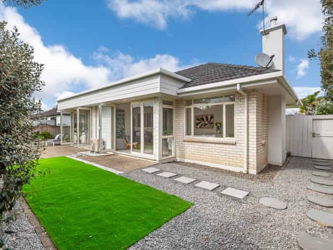 37 English Oak Drive, Schnapper Rock