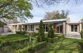 27  Desmond Street, Merivale