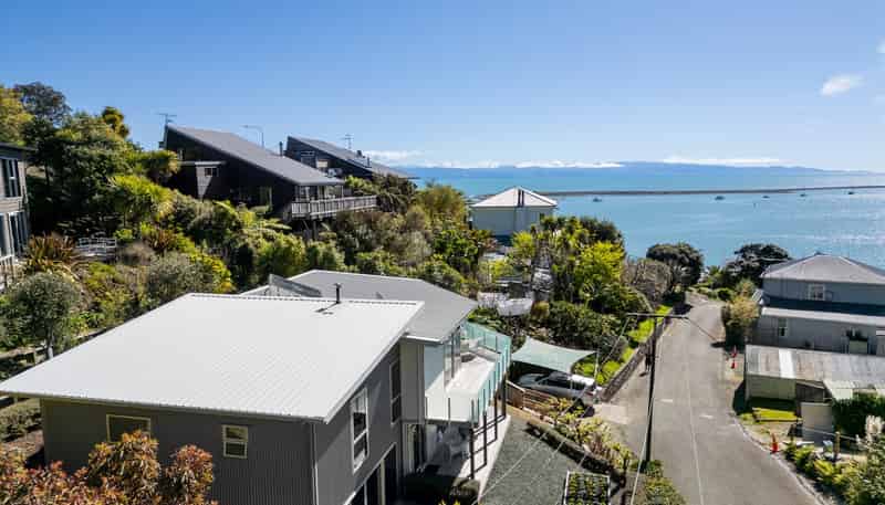 18 Poynters Crescent, Stepneyville