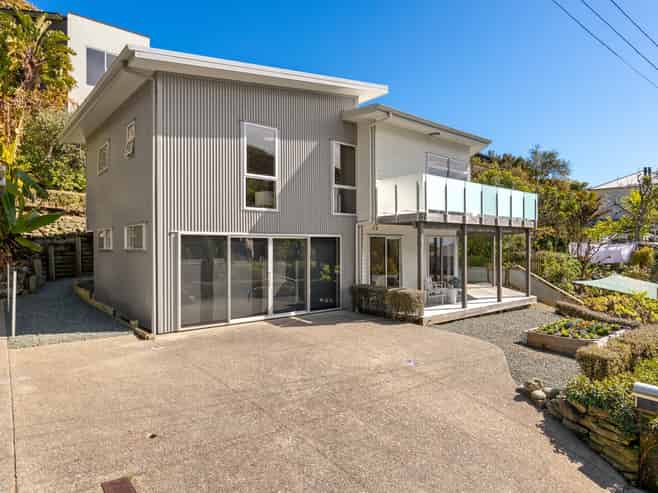 18 Poynters Crescent, Stepneyville