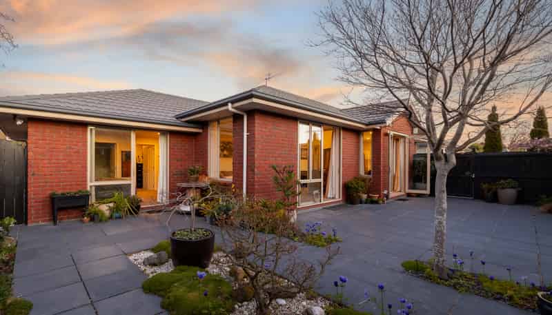 6A Lake Terrace Road, Burwood