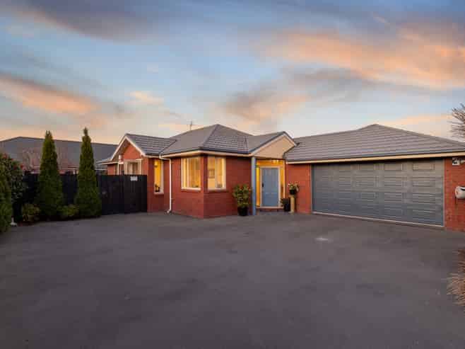 6A Lake Terrace Road, Burwood