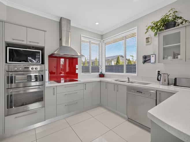 6A Lake Terrace Road, Burwood
