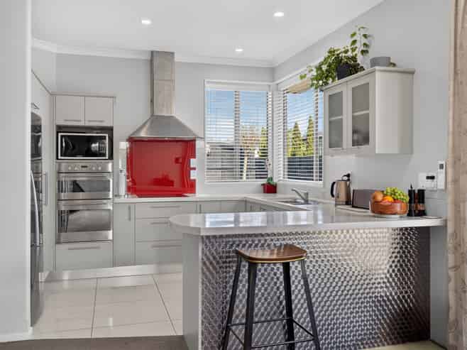 6A Lake Terrace Road, Burwood