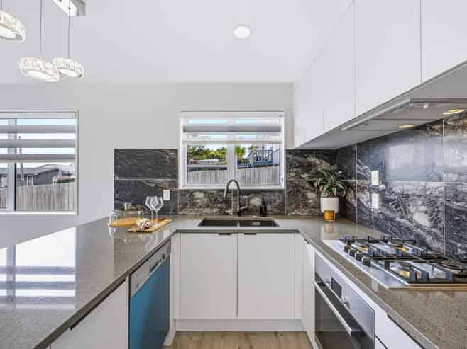 18 Outlook Road, Greenhithe
