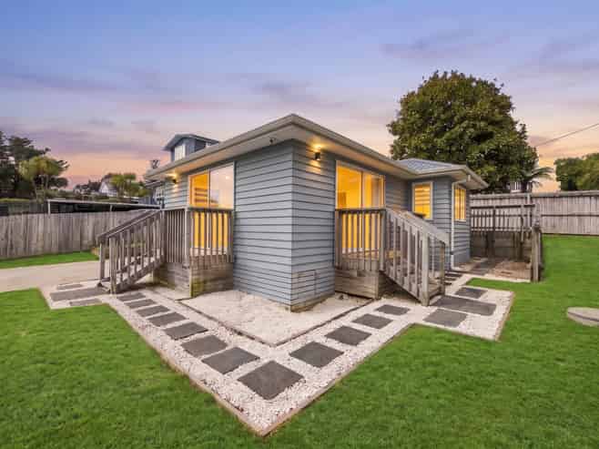 18 Outlook Road, Greenhithe
