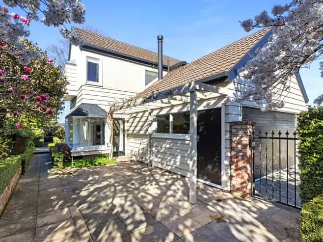 1/127 Fendalton Road, Fendalton