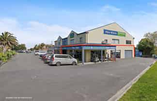 Prime main road premises