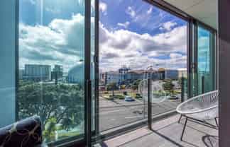327/8 Dockside Lane, Auckland Central