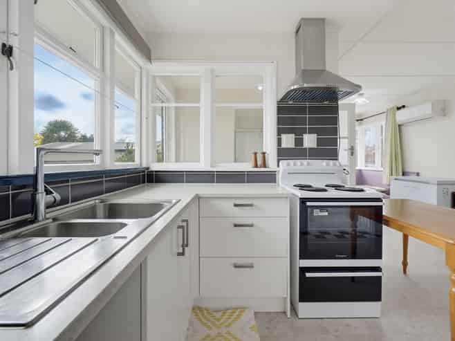 2 Isobel Street, Fairy Springs