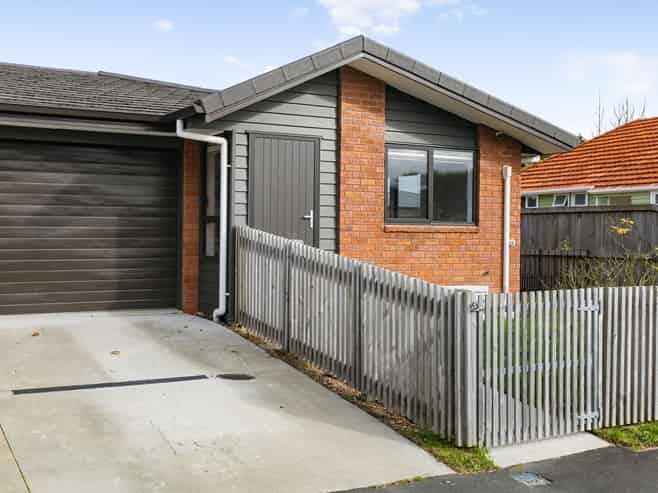 2/1 Paul Crescent, Fairfield