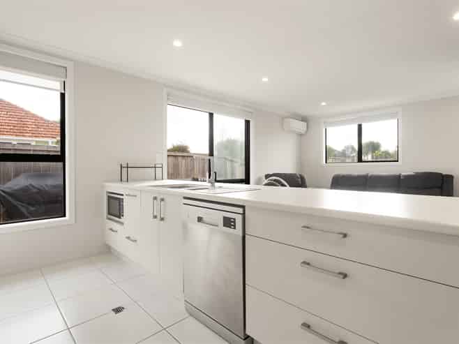 2/1 Paul Crescent, Fairfield