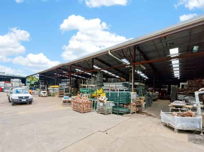 Vacant Rosebank Industrial - Vendor Says Sell!