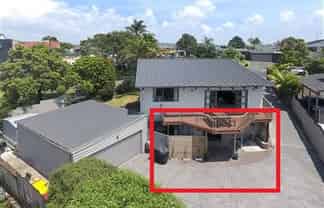 8a Halldene Terrace, Red Beach
