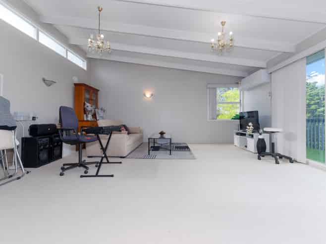 218 Hillsborough Road, Hillsborough