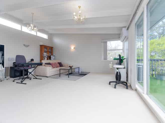 218 Hillsborough Road, Hillsborough