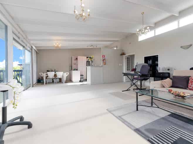 218 Hillsborough Road, Hillsborough