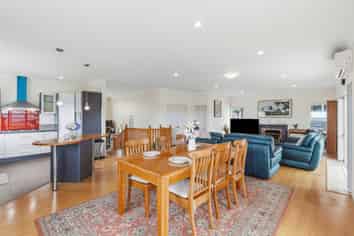 16 Maidstone Place, Oteha