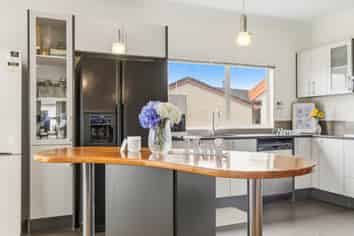16 Maidstone Place, Oteha