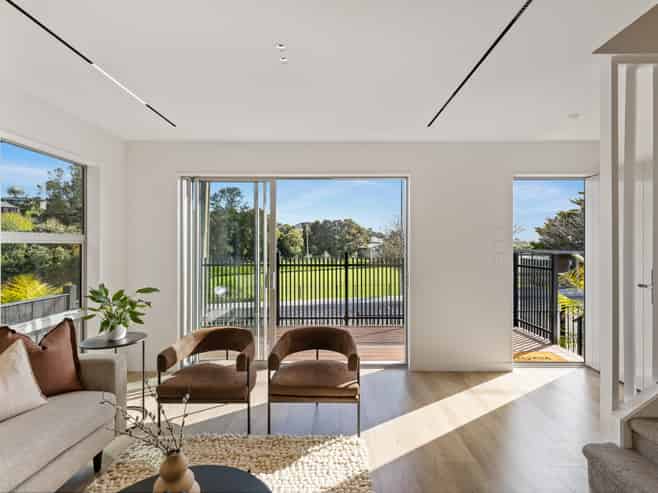 2/1 Matipo Road, Mairangi Bay