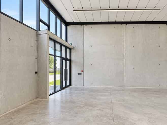 CBRE - High-Stud Showroom/Warehouse Opportunity