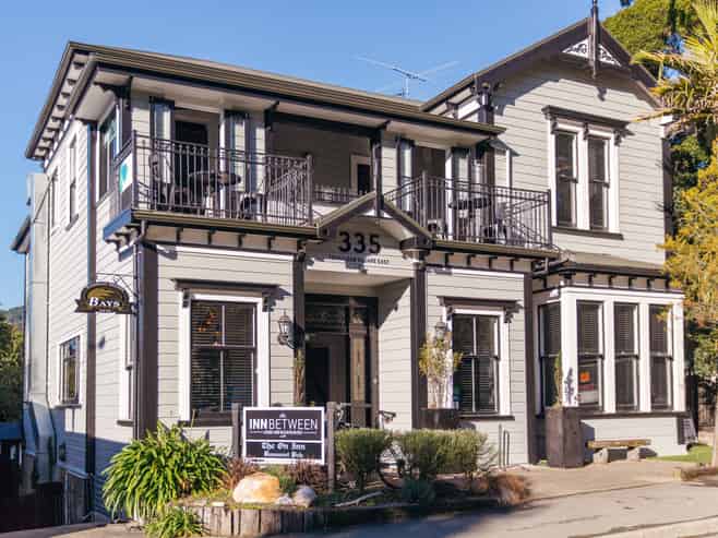 THE INN BETWEEN -FREEHOLD LAND BUILDINGS BUSINESS