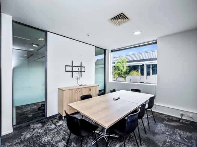 Great Value Office with Views! 456 sqm