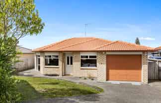 3 Chesterfield Way, Orewa