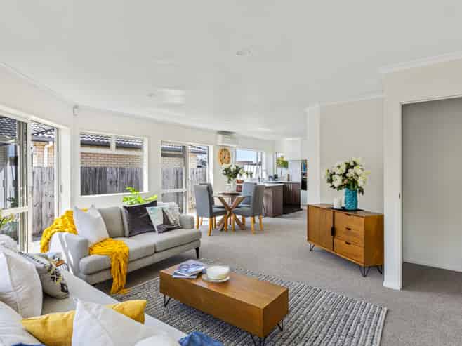 3 Chesterfield Way, Orewa