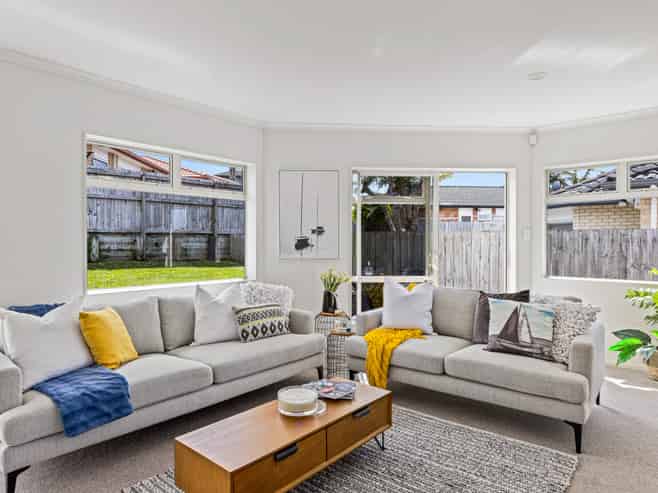 3 Chesterfield Way, Orewa