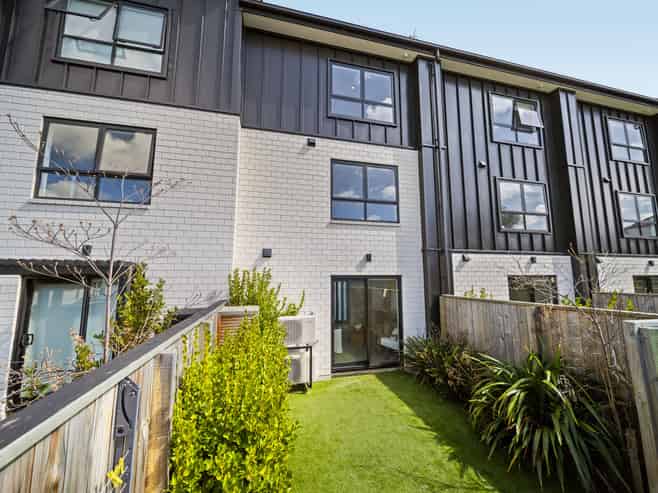 10/131 Merivale Lane, Merivale