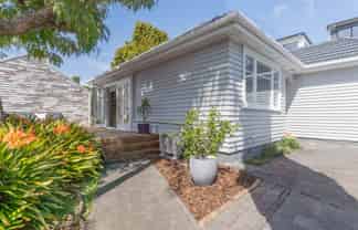 2/42 Dominion Street, Takapuna