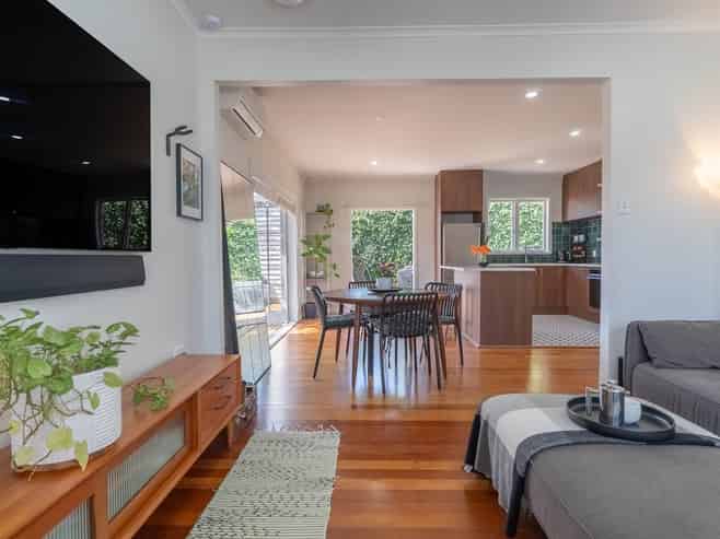 2/42 Dominion Street, Takapuna