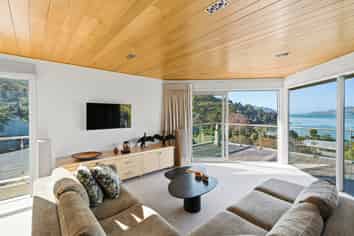 39 Main Road, Governors Bay