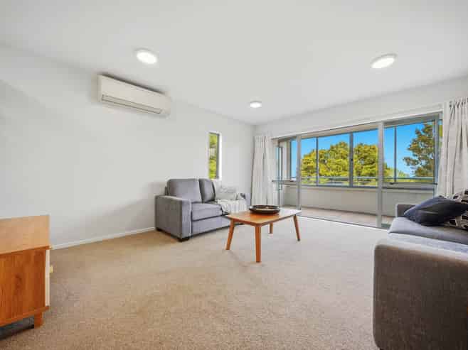 1d/221 Sunset Road, Sunnynook