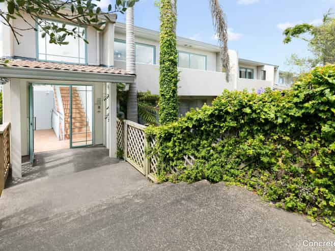 1d/221 Sunset Road, Sunnynook