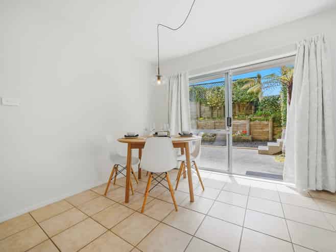 1d/221 Sunset Road, Sunnynook