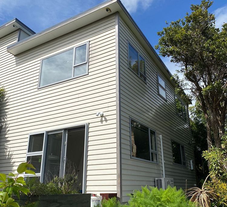 Sunny private 2 bedroom townhouse close to town 1