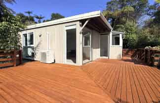 7 Weenink Road, Karoro