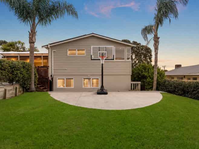 48 Ocean View Road, Northcote