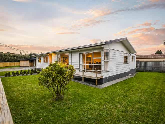 35a Beach Road, Te Atatu Peninsula