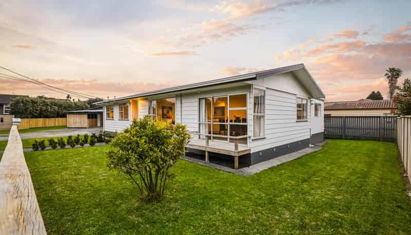 35a Beach Road, Te Atatu Peninsula
