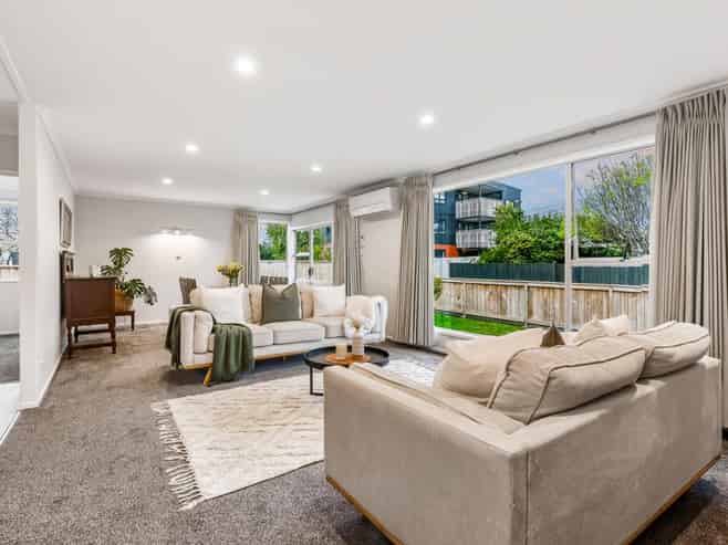 35a Beach Road, Te Atatu Peninsula