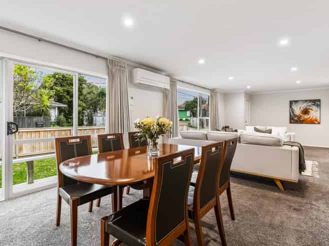 35a Beach Road, Te Atatu Peninsula