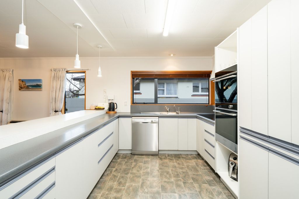 Space, Views & City Convenience 4