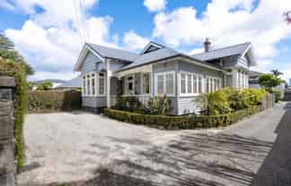 76 Aroha Avenue, Sandringham